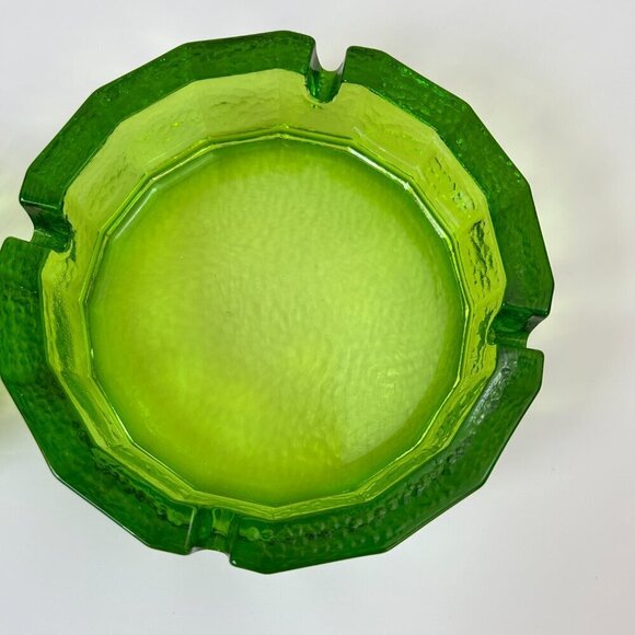 Vintage Blenko Green Glass Ashtray Set of 2 Heavy Round Pebbled Retro 4" & 6" - Picture 5 of 9